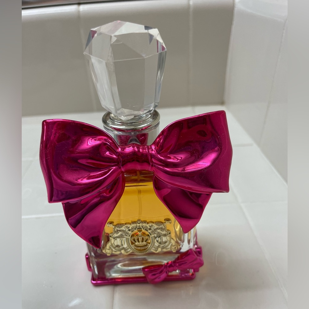 Viva La Juicy Bowdacious Perfume 3.4oz almost full!